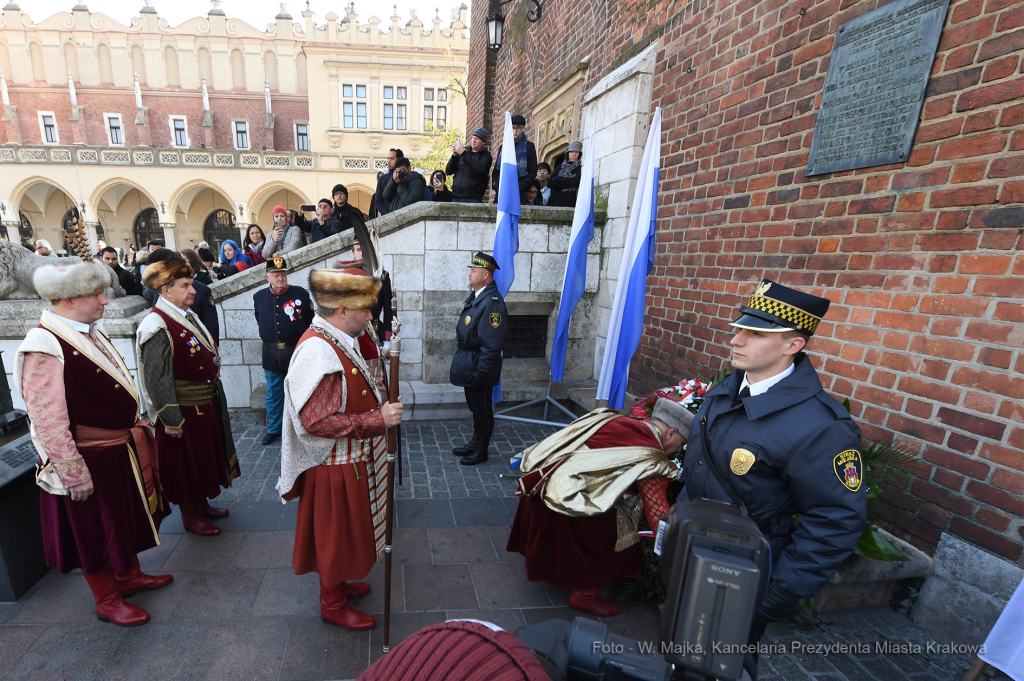 dsc_715211.jpg-władzy zaborczej - złożenie kwiatów  Autor: W. Majka