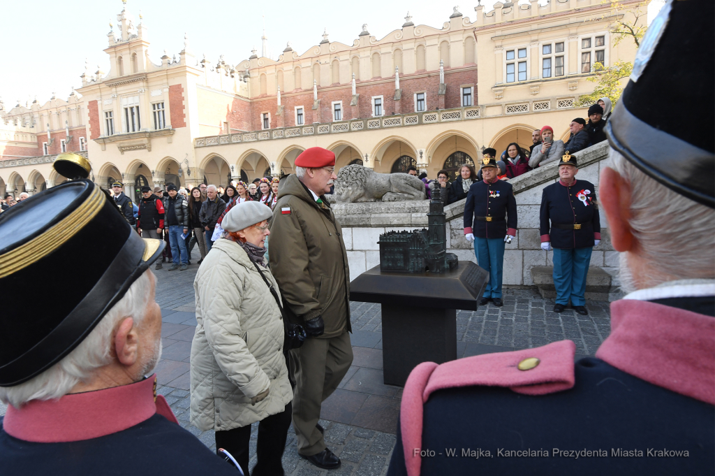 dsc_715612.jpg-władzy zaborczej - złożenie kwiatów  Autor: W. Majka