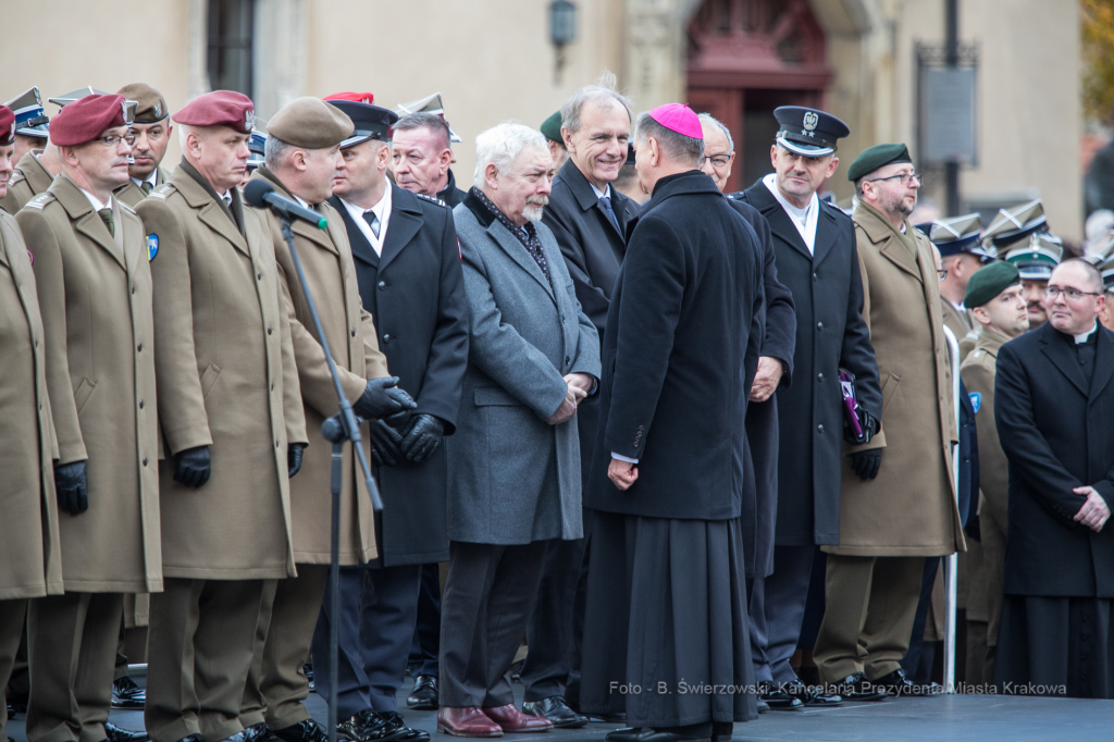 bs-listopada 16, 2019-jg_191116_oto_2075.jpg-Sztandar, Duda, Majchrowski , Wawel  Autor: B. Świerzowski