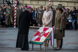 bs-listopada 16, 2019-jg_191116_oto_5667.jpg-Sztandar, Duda, Majchrowski , Wawel