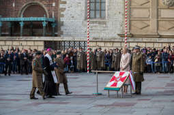 bs-listopada 16, 2019-jg_191116_oto_5699.jpg-Sztandar, Duda, Majchrowski , Wawel