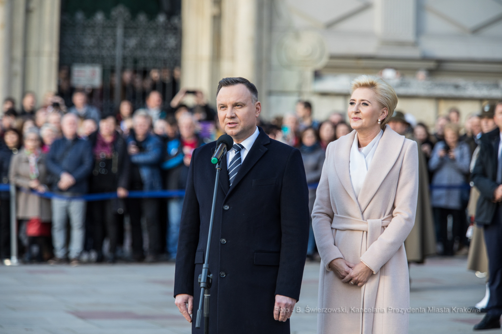 bs-listopada 16, 2019-jg_191116_oto_5951.jpg-Sztandar, Duda, Majchrowski , Wawel  Autor: B. Świerzowski