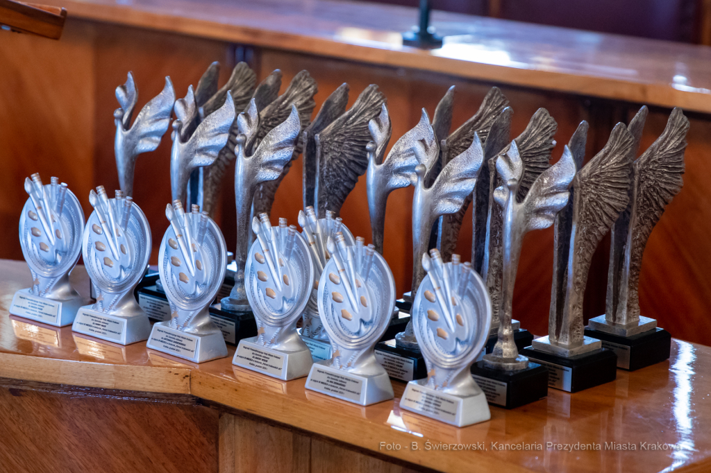 bs_191201_7912.jpg-Konkurs,Patroni ulic  Autor: B. Świerzowski