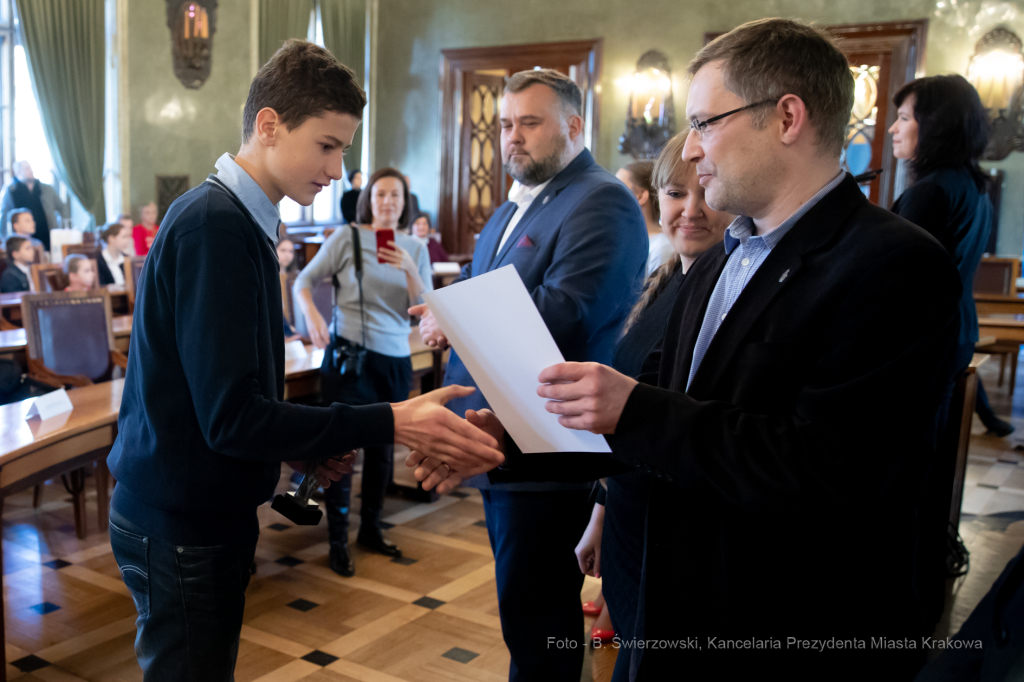 bs_191201_8187.jpg-Konkurs,Patroni ulic  Autor: B. Świerzowski