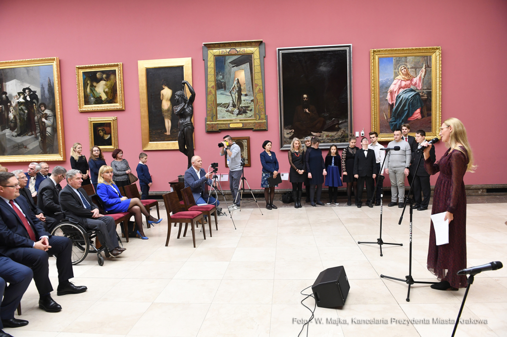 dsc_0586 kopia01.jpg-Podzielmy się ciepłem  Autor: W. Majka