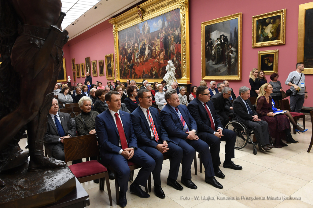 dsc_0591 kopia03.jpg-Podzielmy się ciepłem  Autor: W. Majka