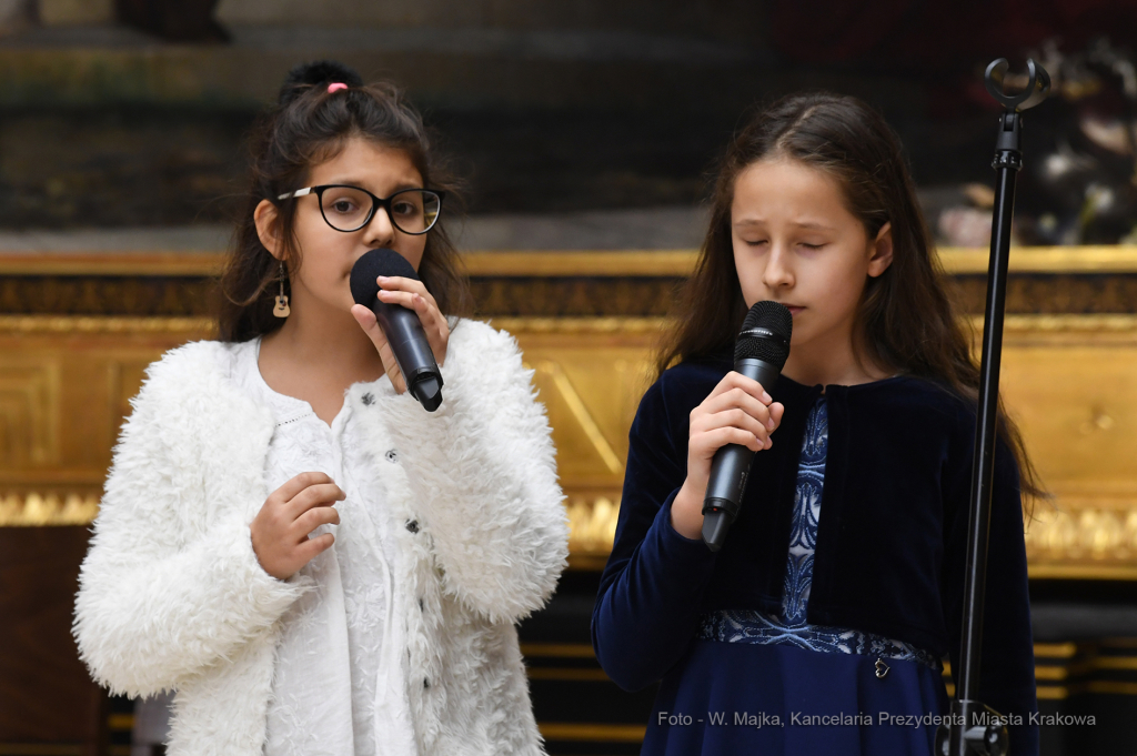 dsc_0599 kopia07.jpg-Podzielmy się ciepłem  Autor: W. Majka