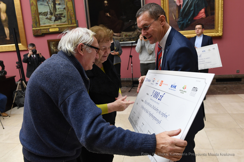 dsc_0631 kopia13.jpg-Podzielmy się ciepłem  Autor: W. Majka