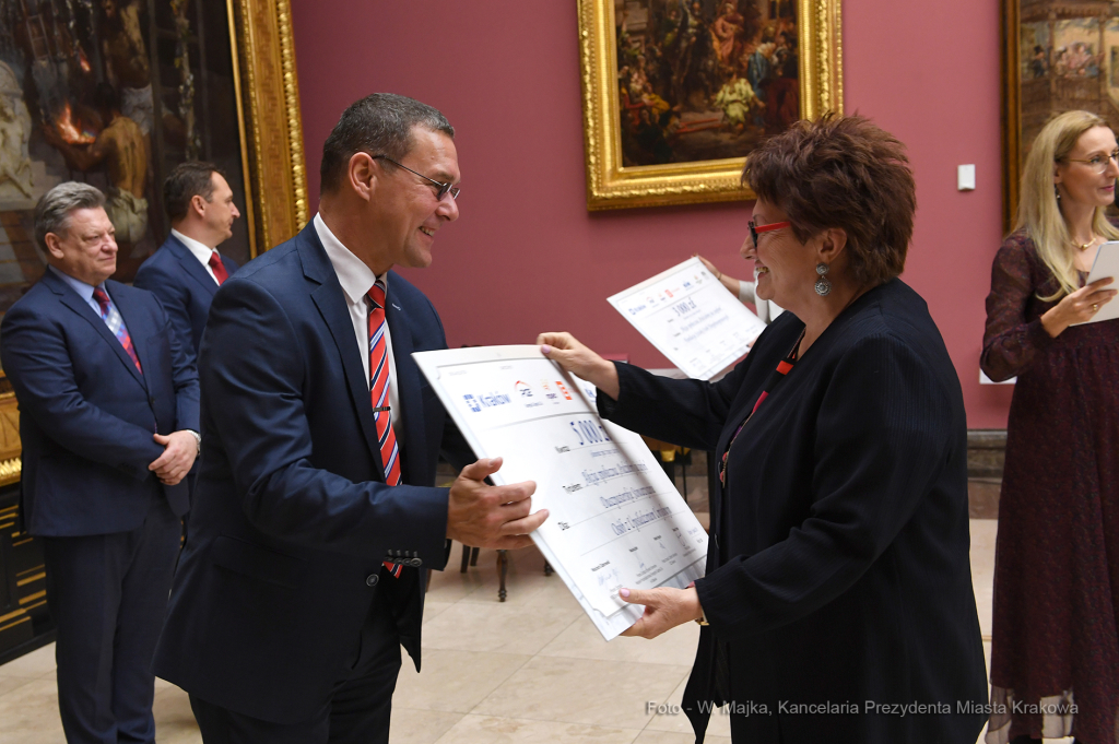 dsc_0643 kopia17.jpg-Podzielmy się ciepłem  Autor: W. Majka