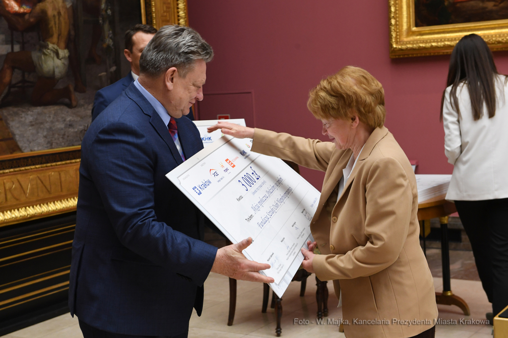 dsc_0646 kopia18.jpg-Podzielmy się ciepłem  Autor: W. Majka