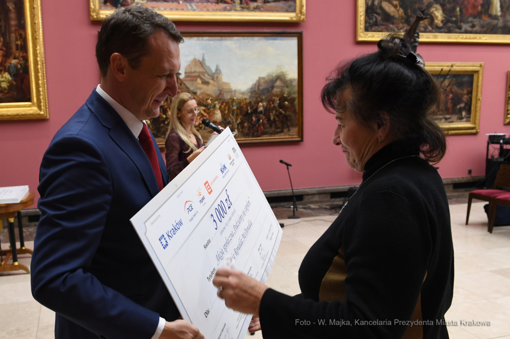 dsc_0659 kopia23.jpg-Podzielmy się ciepłem  Autor: W. Majka