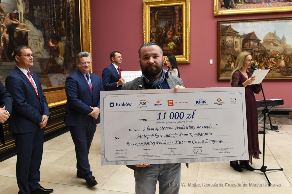 dsc_0670 kopia27.jpg-Podzielmy się ciepłem  Autor: W. Majka