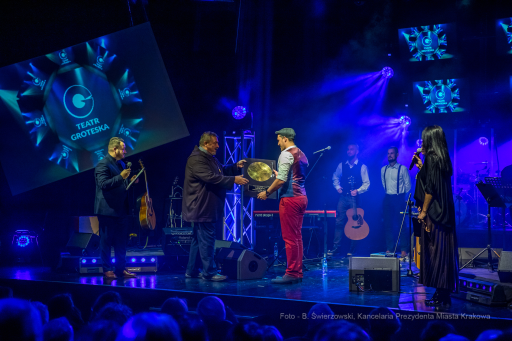 bs-grudnia 07, 2019-img_0018.jpg-Koncert,Groteska,Majchrowski,Piotr Chłosta  Autor: B. Świerzowski
