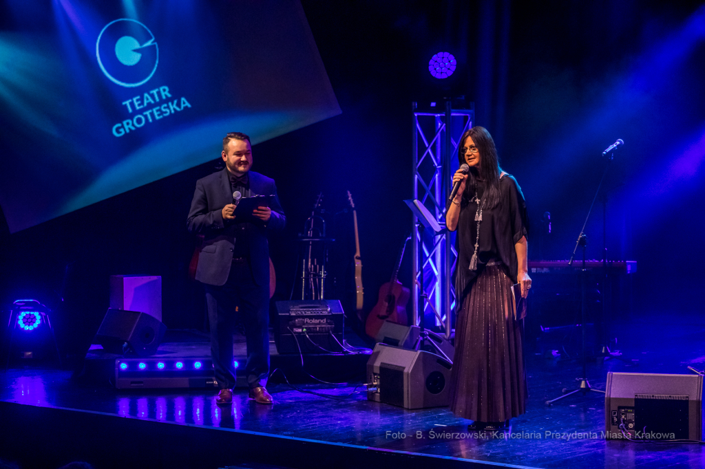 bs-grudnia 07, 2019-img_9873.jpg-Koncert,Groteska,Majchrowski,Piotr Chłosta  Autor: B. Świerzowski