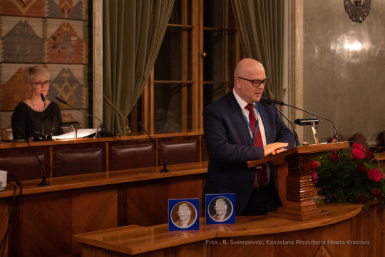 bs_191206_9550.jpg-Hoover,Gala,Korfel