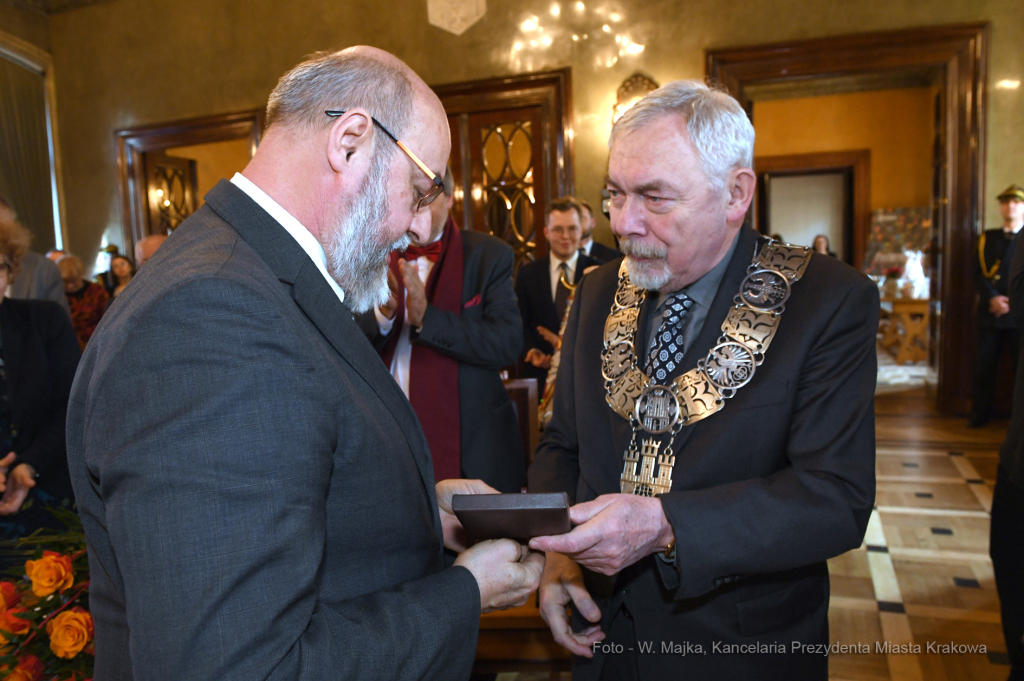 dsc_0107 kopia20.jpg-cracoviae merenti  Autor: W. Majka