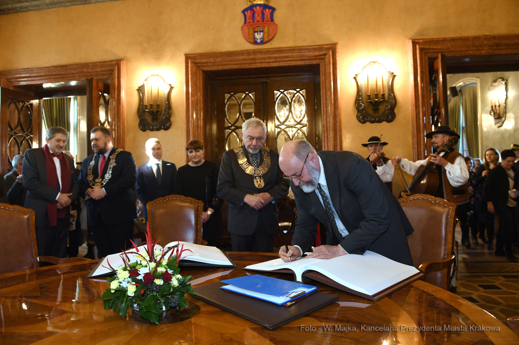 dsc_0166 kopia31.jpg-cracoviae merenti  Autor: W. Majka