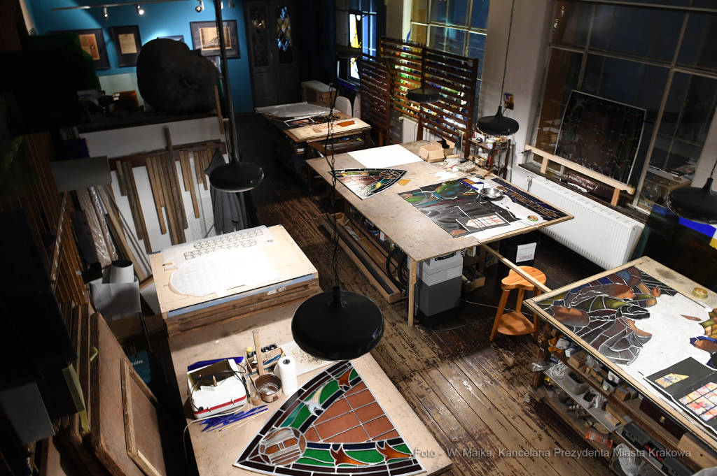 dsc_0337 kopia05.jpg-odsłonięcie dwóch witraży  Autor: W. Majka