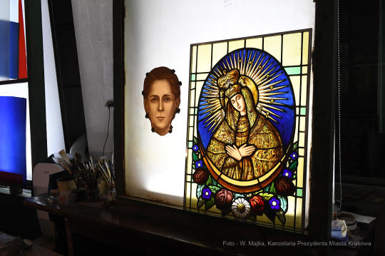 dsc_0342 kopia06.jpg-odsłonięcie dwóch witraży