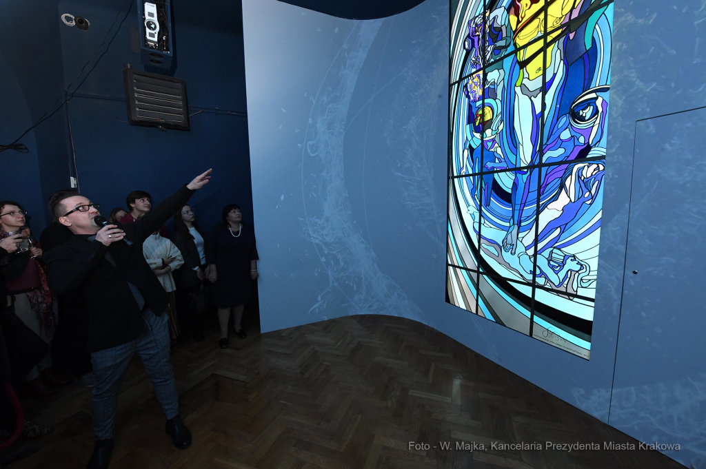 dsc_0399 kopia15.jpg-odsłonięcie dwóch witraży  Autor: W. Majka