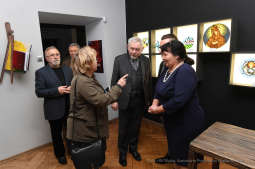 dsc_0418 kopia19.jpg-odsłonięcie dwóch witraży