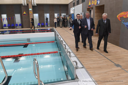 dsc_2086 kopia04.jpg-basen na Kozłówce