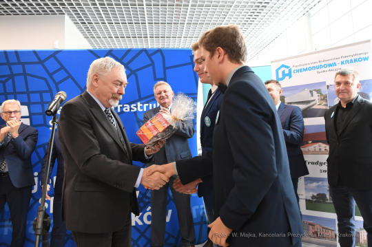 dsc_2144 kopia10.jpg-basen na Kozłówce