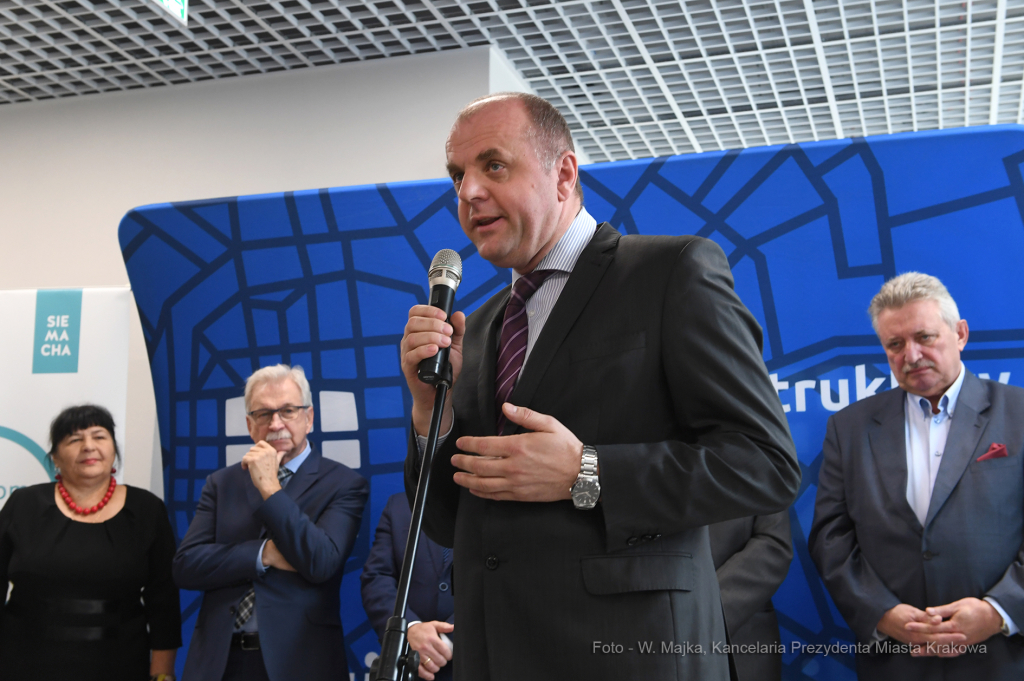 dsc_2150 kopia11.jpg-basen na Kozłówce  Autor: W. Majka