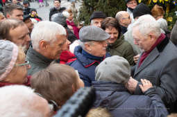 bs-grudnia 22, 2019-img_5996.jpg-Opłatek,Rynek Główny,Majchrowski,Mieszkańcy,Jędraszewski