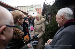 bs-grudnia 22, 2019-img_6110.jpg-Opłatek,Rynek Główny,Majchrowski,Mieszkańcy,Jędraszewski