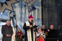 bs_191222_5895.jpg-Opłatek,Rynek Główny,Majchrowski,Mieszkańcy,Jędraszewski