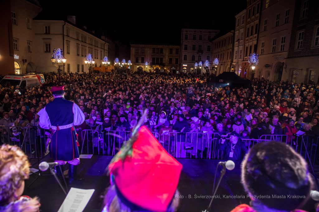 bs-grudnia 22, 2019-img_6228.jpg-Kolędy,Lekcja Śpiewania  Autor: B. Świerzowski