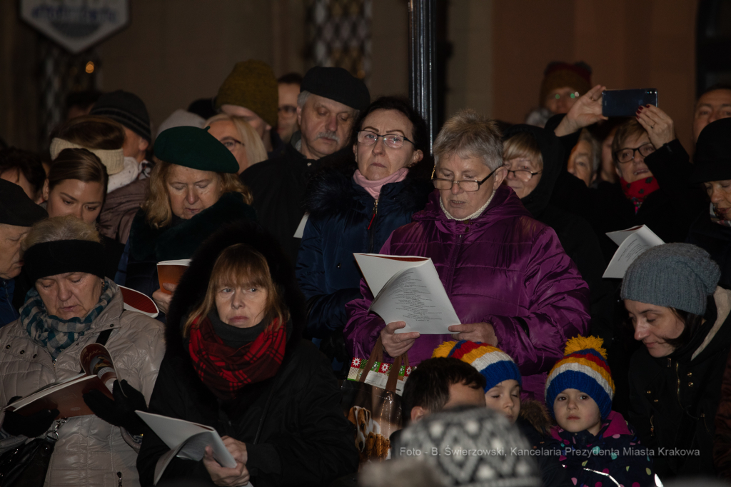 bs-grudnia 22, 2019-img_6420.jpg-Kolędy,Lekcja Śpiewania  Autor: B. Świerzowski