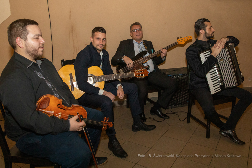 bs-grudnia 28, 2019-img_6633.jpg-Świeca Chanukowa,Majchrowski,Uroczystość  Autor: B. Świerzowski