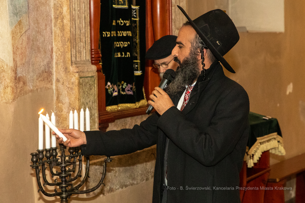 bs-grudnia 28, 2019-img_6663.jpg-Świeca Chanukowa,Majchrowski,Uroczystość  Autor: B. Świerzowski