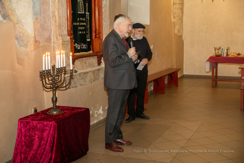 bs-grudnia 28, 2019-img_6682.jpg-Świeca Chanukowa,Majchrowski,Uroczystość  Autor: B. Świerzowski