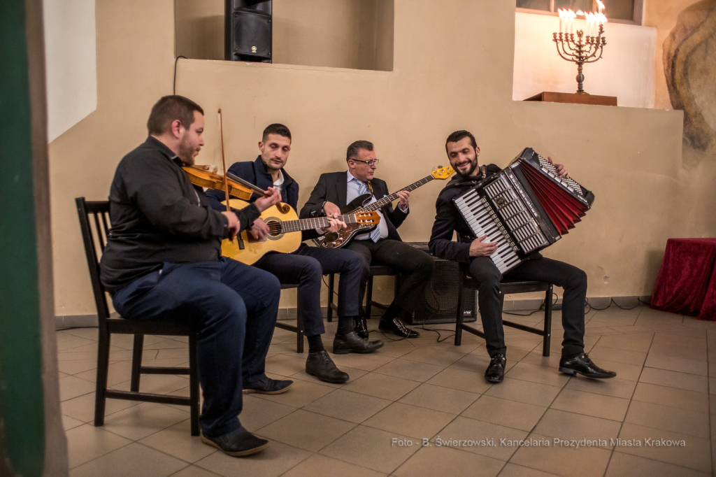 bs-grudnia 28, 2019-img_6801.jpg-Świeca Chanukowa,Majchrowski,Uroczystość  Autor: B. Świerzowski