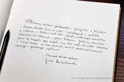 dsc_3673 kopia04.jpg-księga kondolencyjna Ukraina