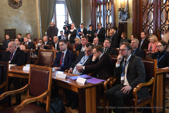 dsc_4274 kopia07.jpg-okrągły stół - ArcelorMittal