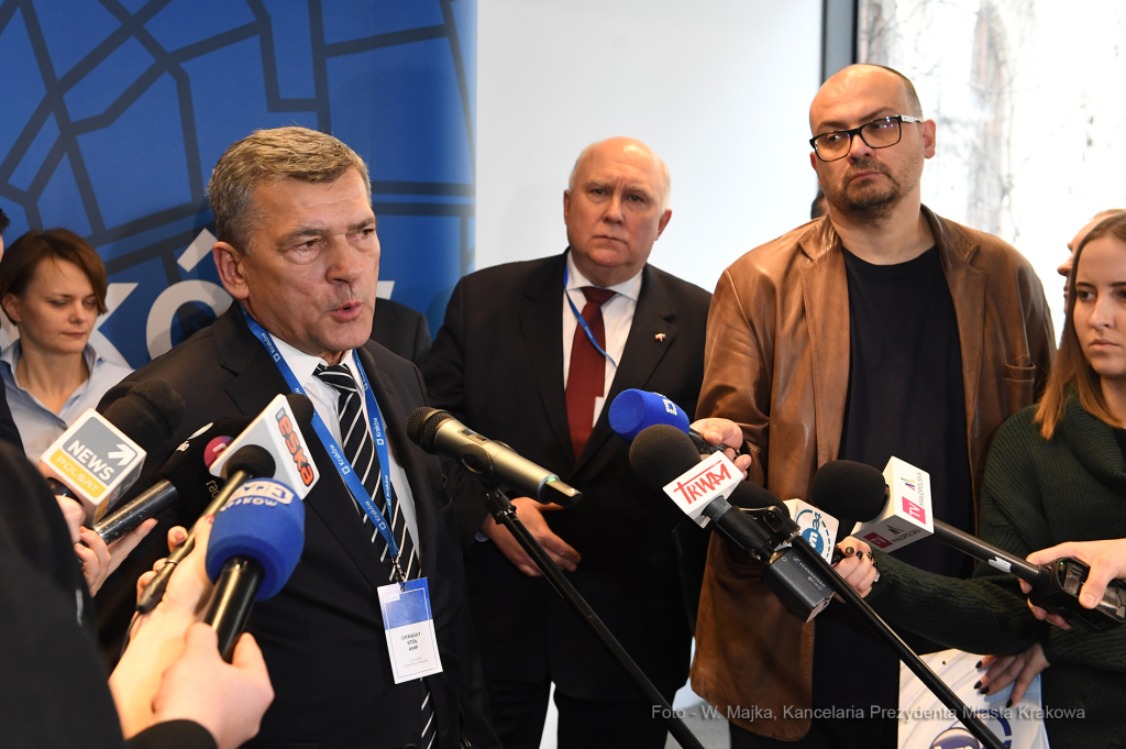 dsc_4360 kopia03.jpg-briefing ws. Okrągłego Stołu  Autor: W. Majka