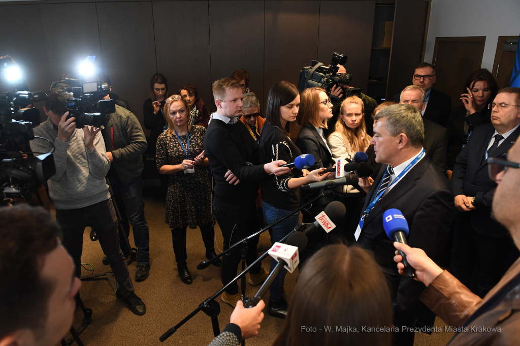 dsc_4364 kopia04.jpg-briefing ws. Okrągłego Stołu  Autor: W. Majka
