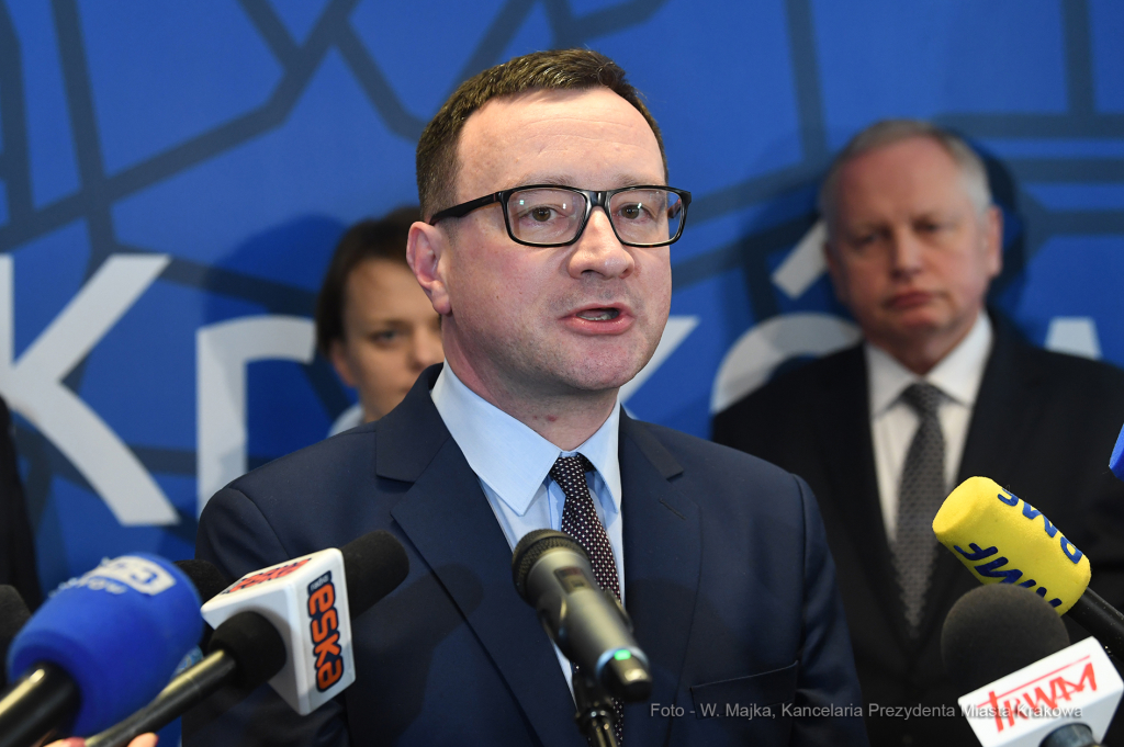 dsc_4366 kopia05.jpg-briefing ws. Okrągłego Stołu  Autor: W. Majka