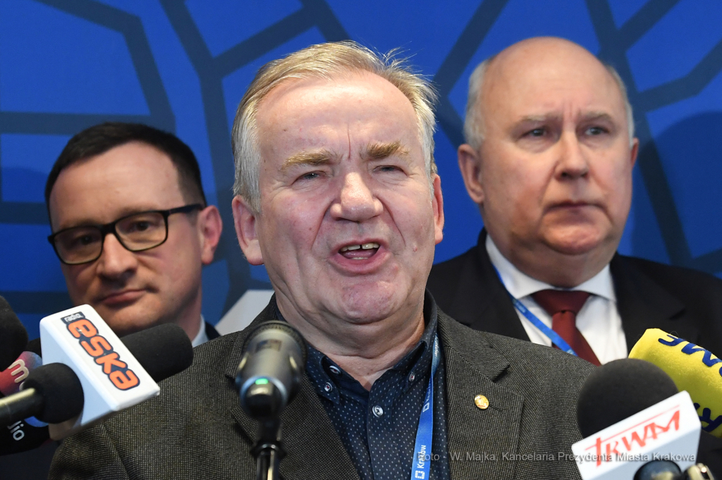 dsc_4424 kopia09.jpg-briefing ws. Okrągłego Stołu  Autor: W. Majka