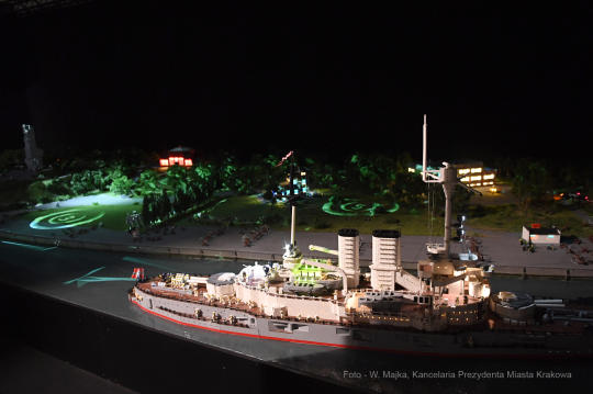 2121.jpg-HistoryLand