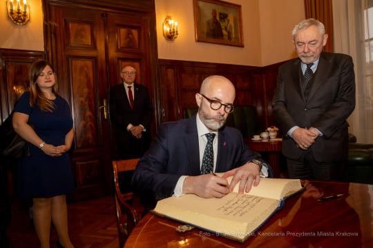 bs_200128_0548.jpg-Ambasador Wielkiej Brytanii, Majchrowski,Spotkanie