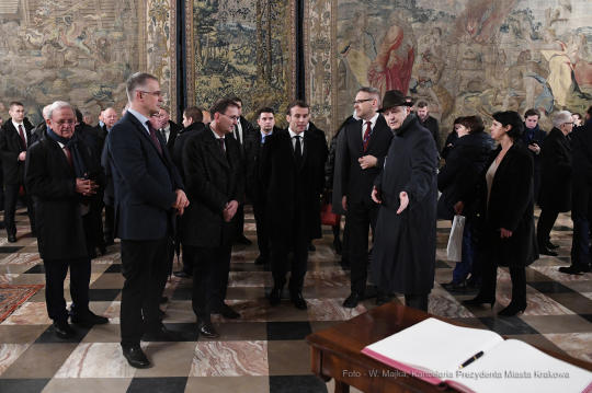 4141.jpg-Emmanuela Macrona