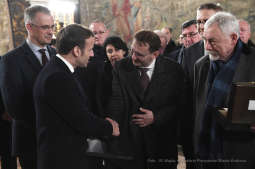 4747.jpg-Emmanuela Macrona