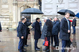 bs_200204_1951.jpg-Wizyta prezydenta Francji Emmanuela Macrona na Wawelu