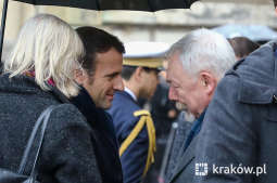 bs_200204_1962.jpg-Wizyta prezydenta Francji Emmanuela Macrona na Wawelu