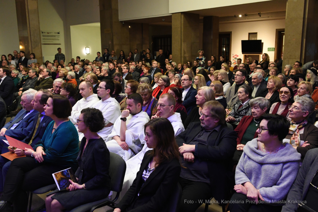 1818.jpg-Witraże  Autor: W. Majka